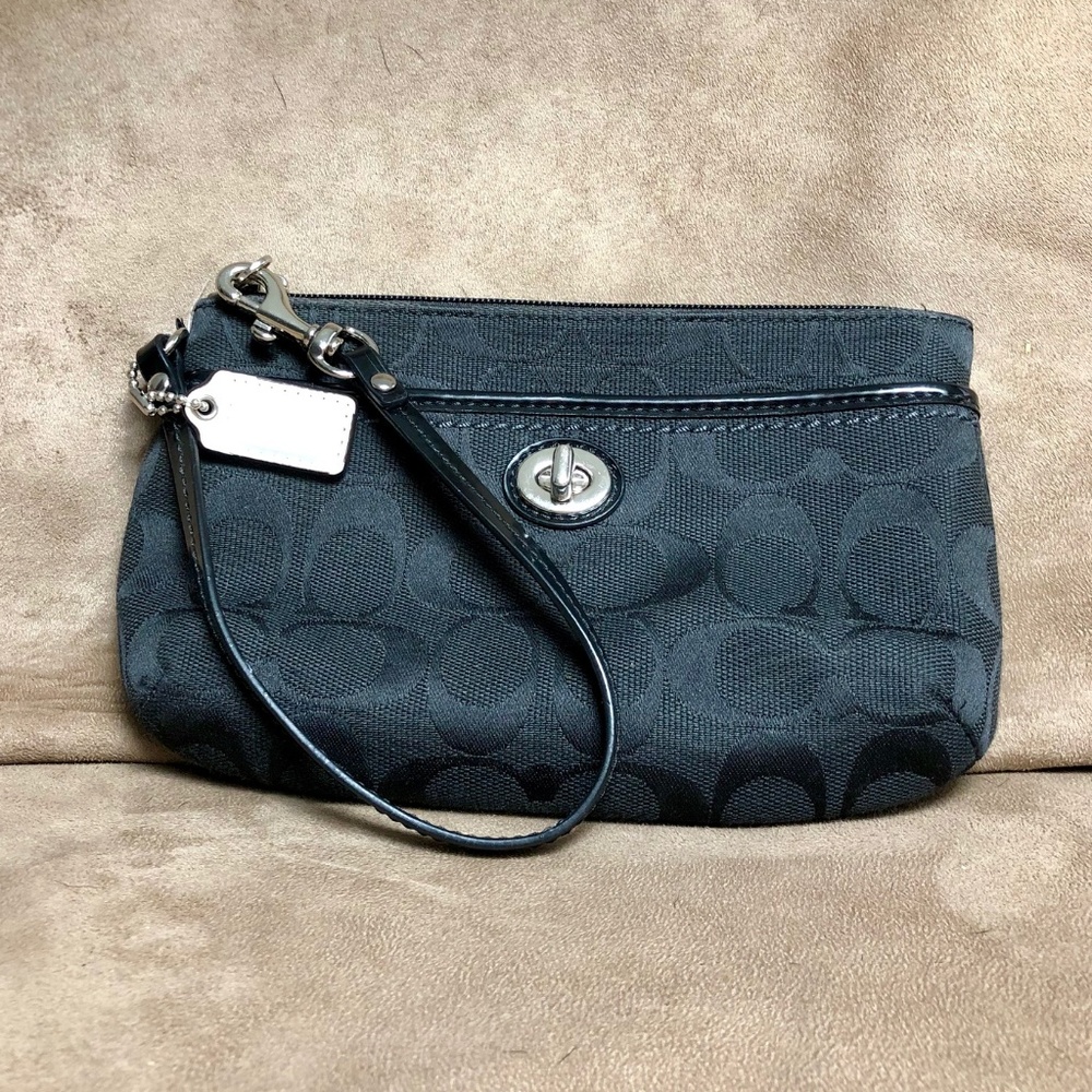 Coach Signature Wristlet in Perfect Condition